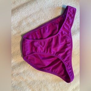 Venus shimmery purple bikini bottoms Sz8